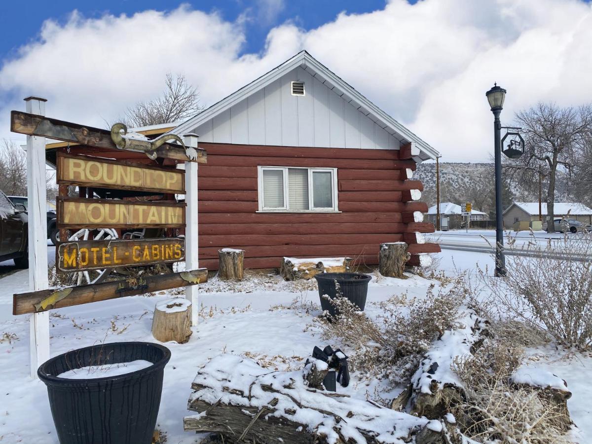 Roundtop Mountain Vista - Cabins And Motel Thermopolis Kültér fotó